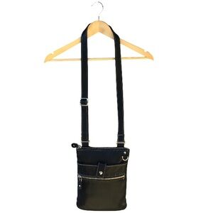 Roots 🇨🇦 Black Leather Crossbody Bag
